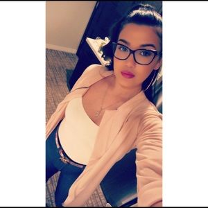 Meet your Posher, Talia